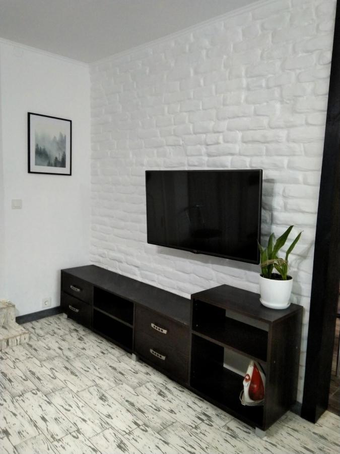 Квартира У Старому Місті Kamianets-Podilskyi Ngoại thất bức ảnh