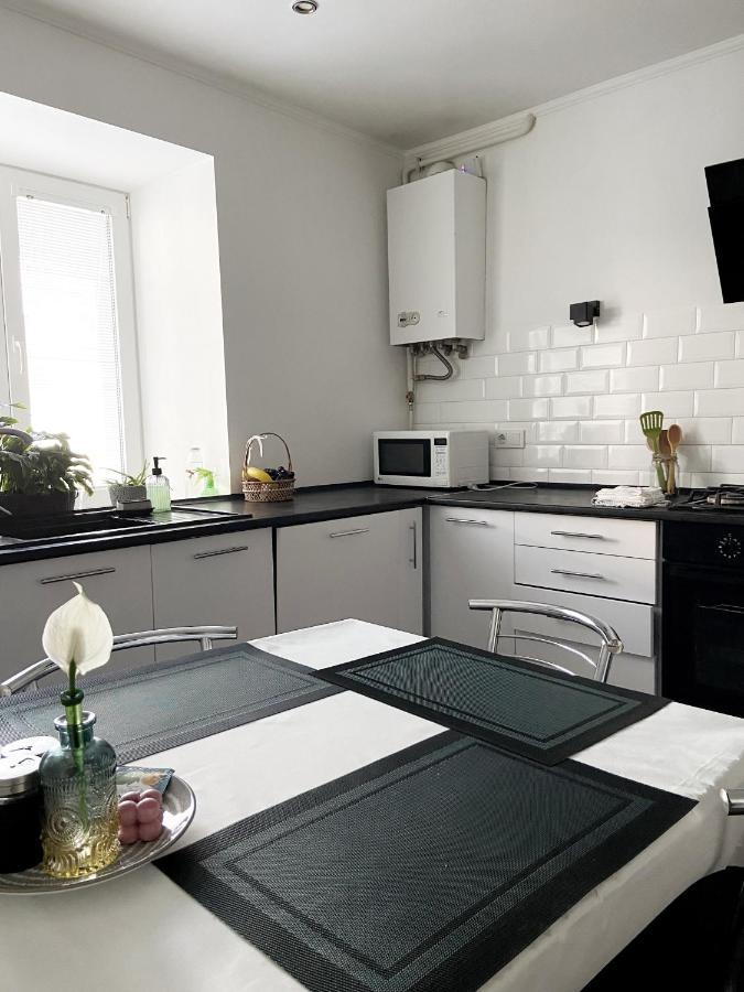 Квартира У Старому Місті Kamianets-Podilskyi Ngoại thất bức ảnh